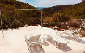 Villa Duboka, Otok Vis